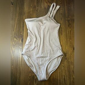 NWOT aerie taupe full coverage one shoulder swimsuit